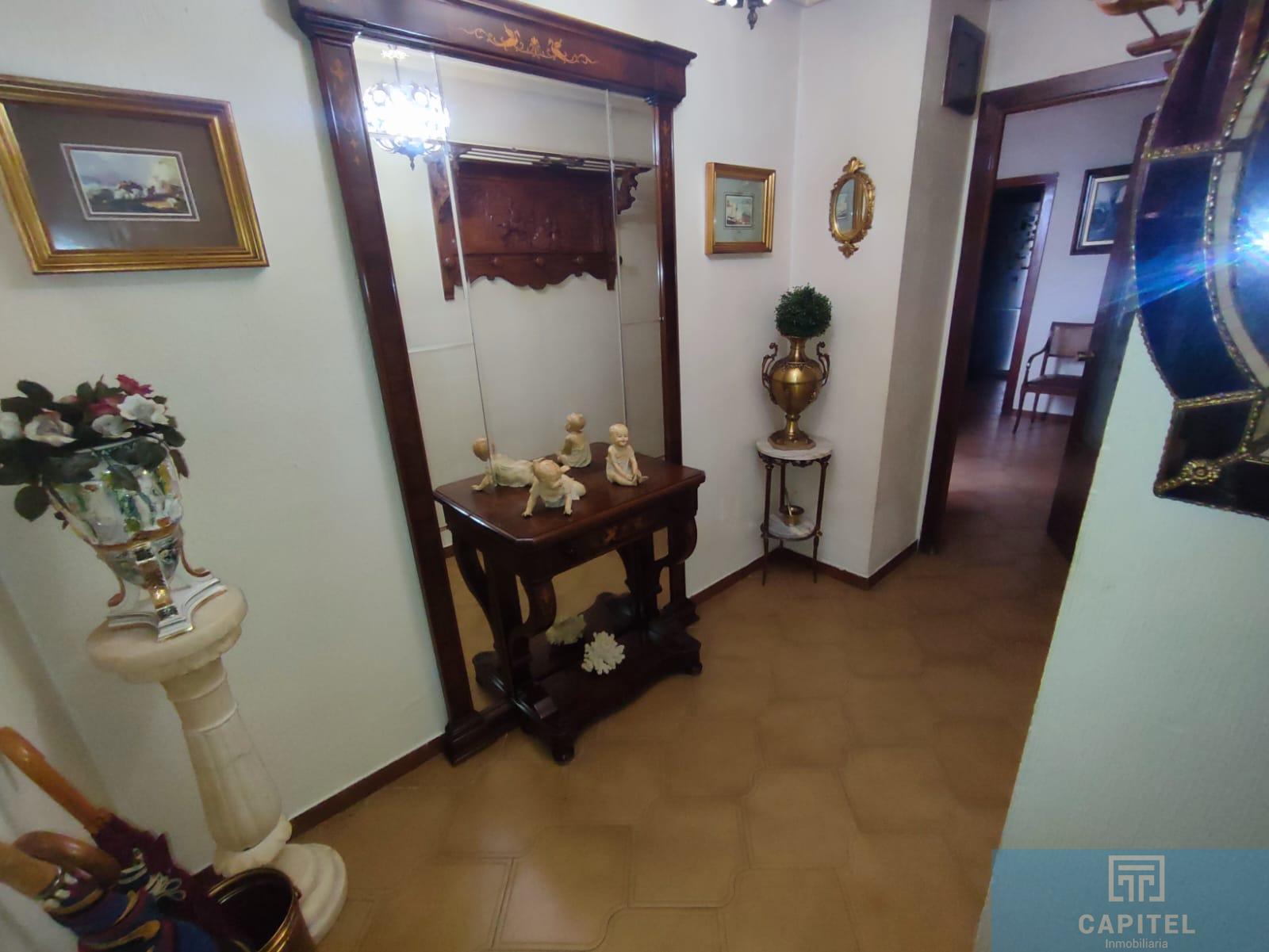 For sale of flat in Córdoba
