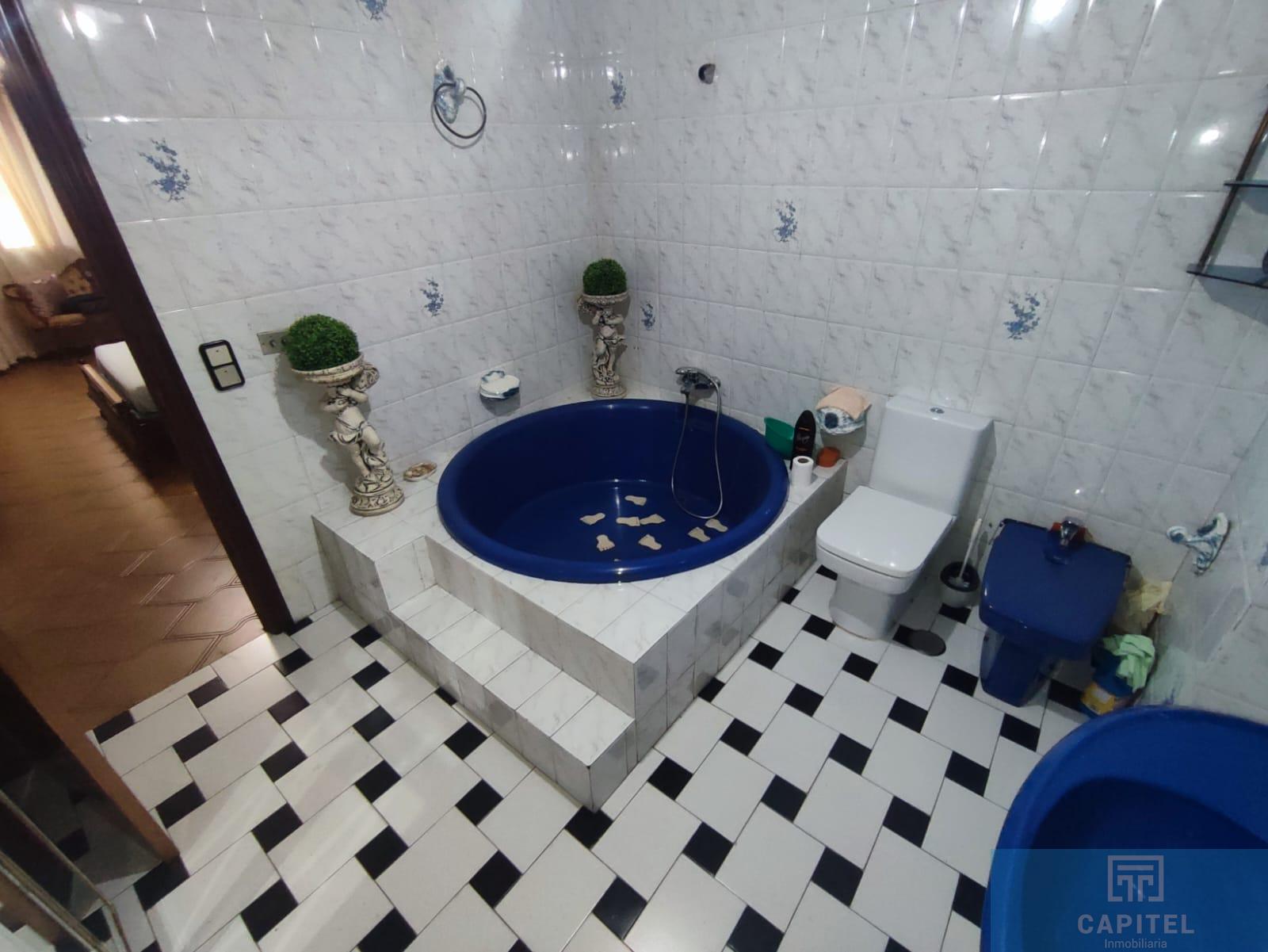 For sale of flat in Córdoba