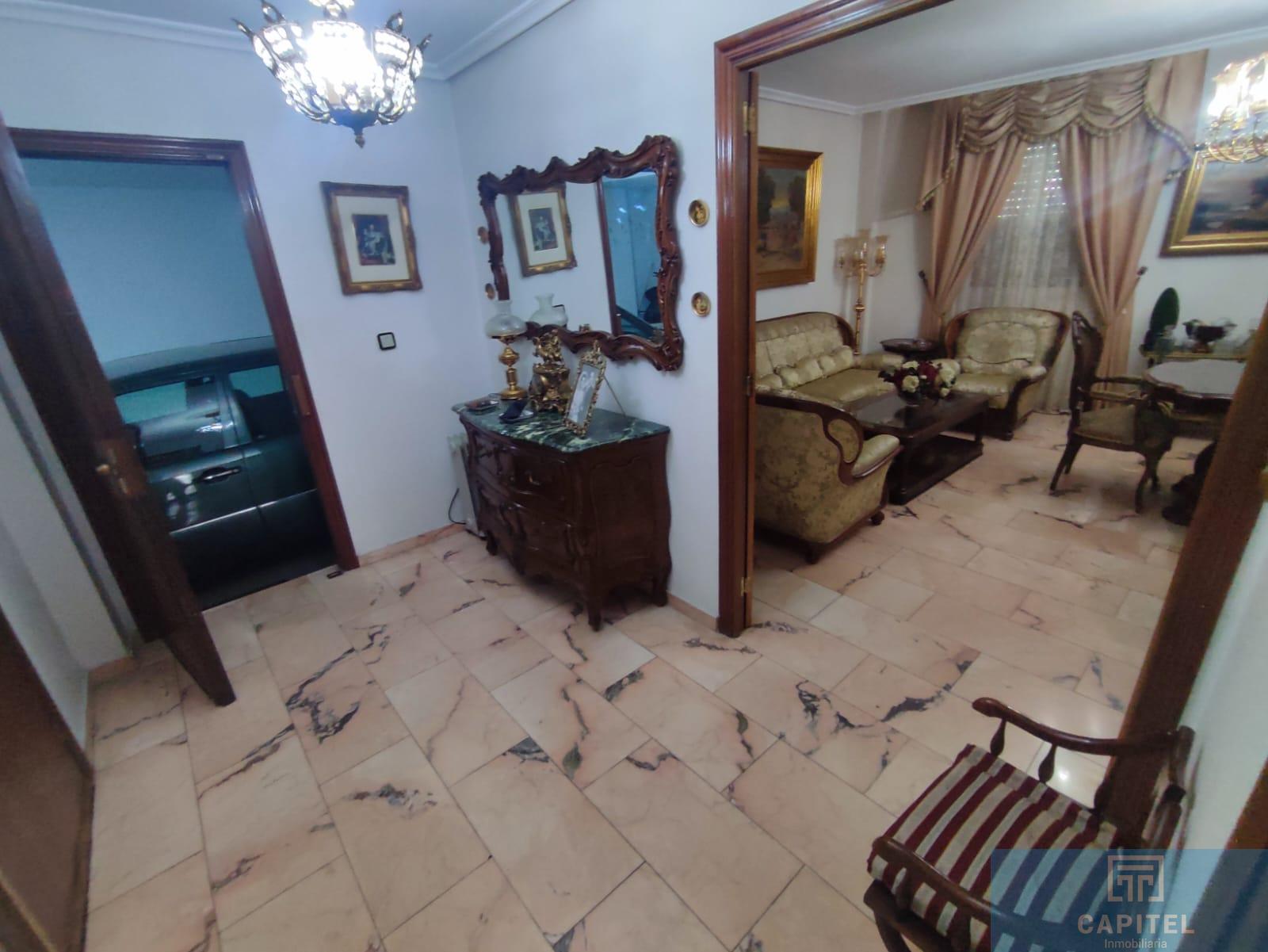 For sale of flat in Córdoba