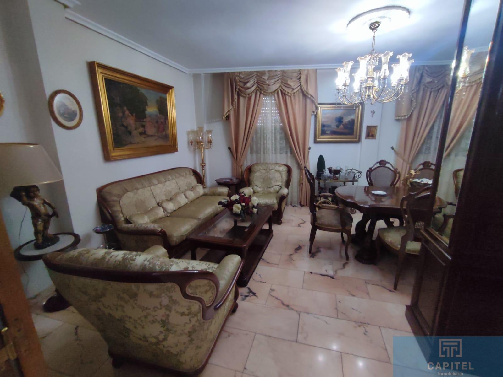 For sale of flat in Córdoba
