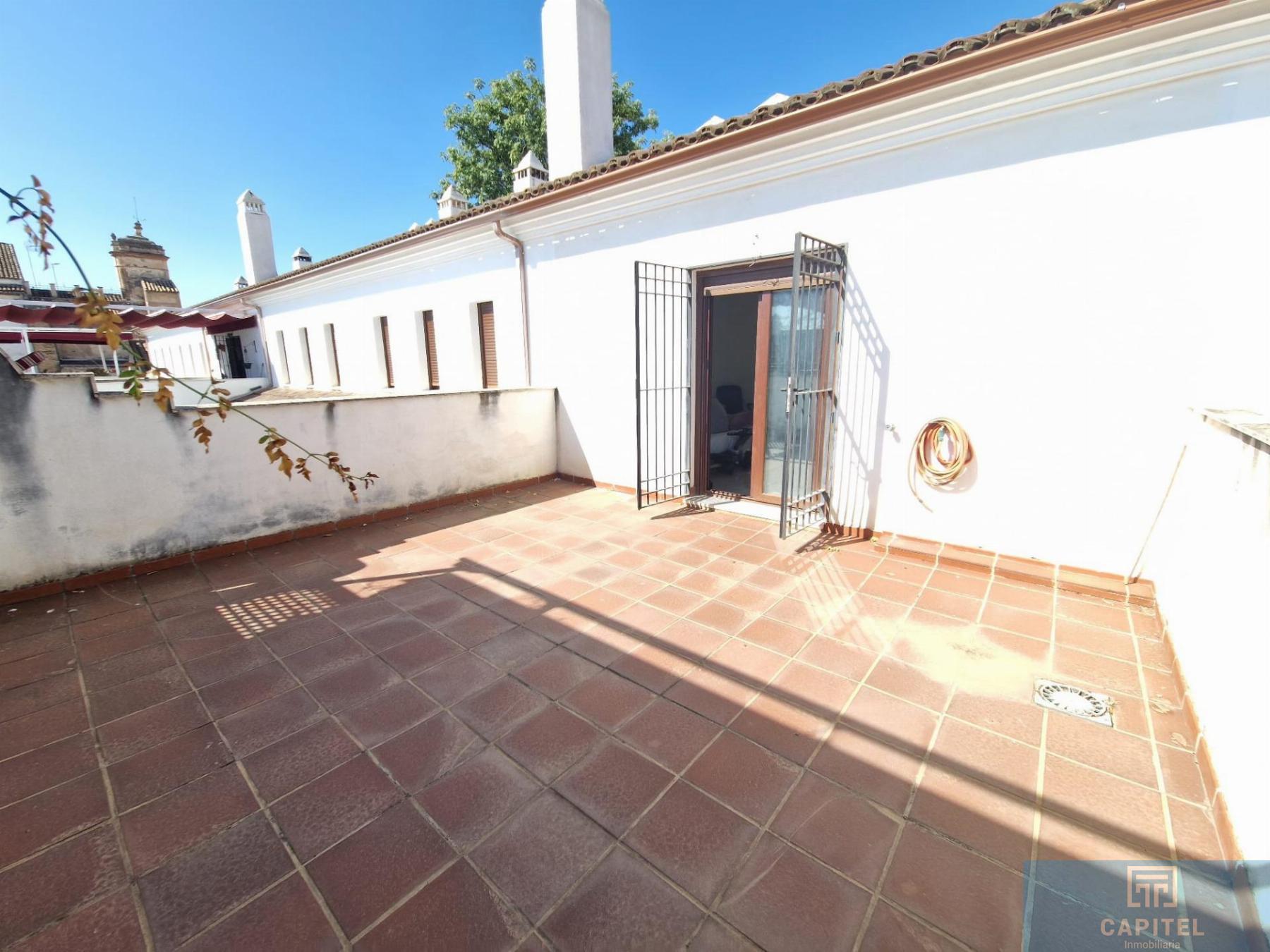 For sale of house in Córdoba