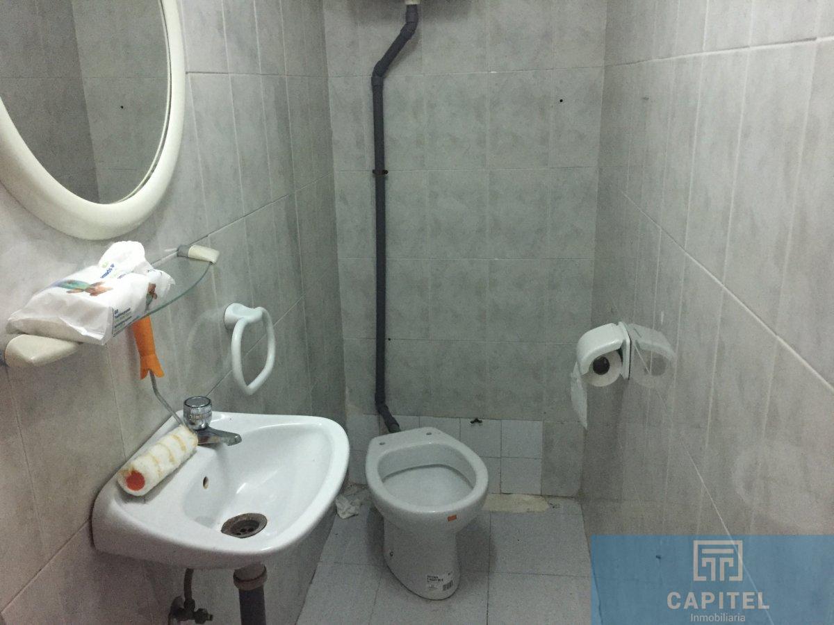 For rent of commercial in Córdoba
