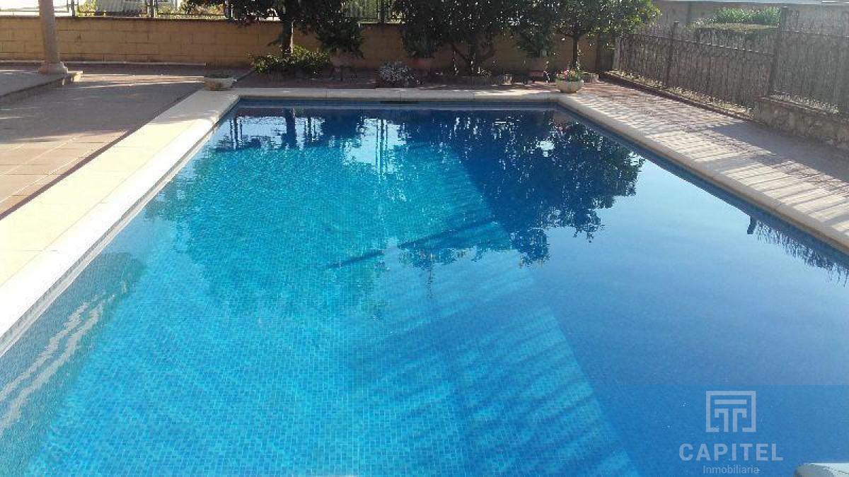 For sale of chalet in Córdoba