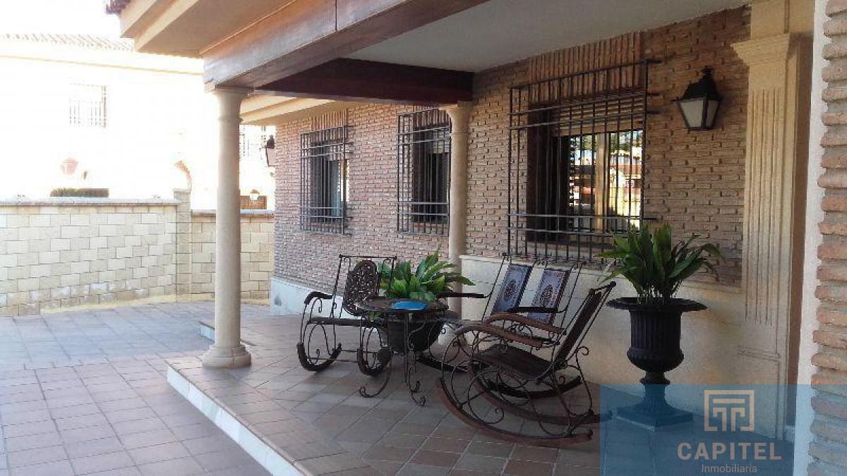 For sale of chalet in Córdoba