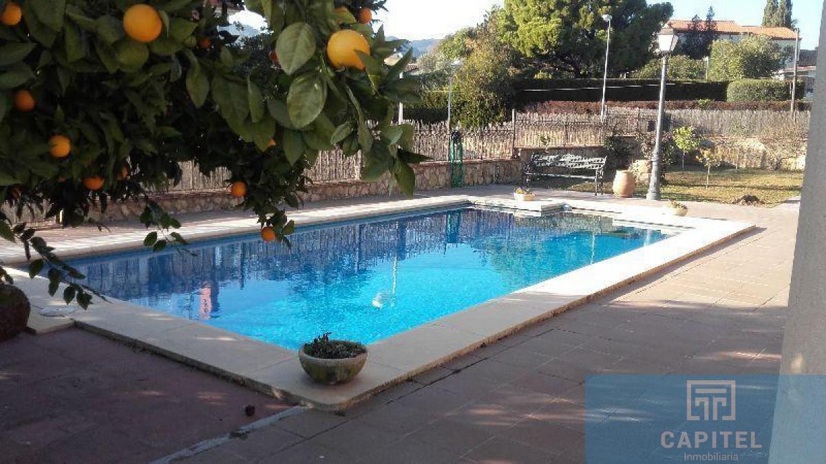 For sale of chalet in Córdoba