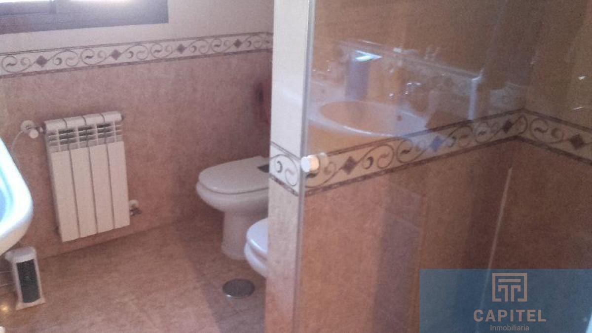 For sale of chalet in Córdoba
