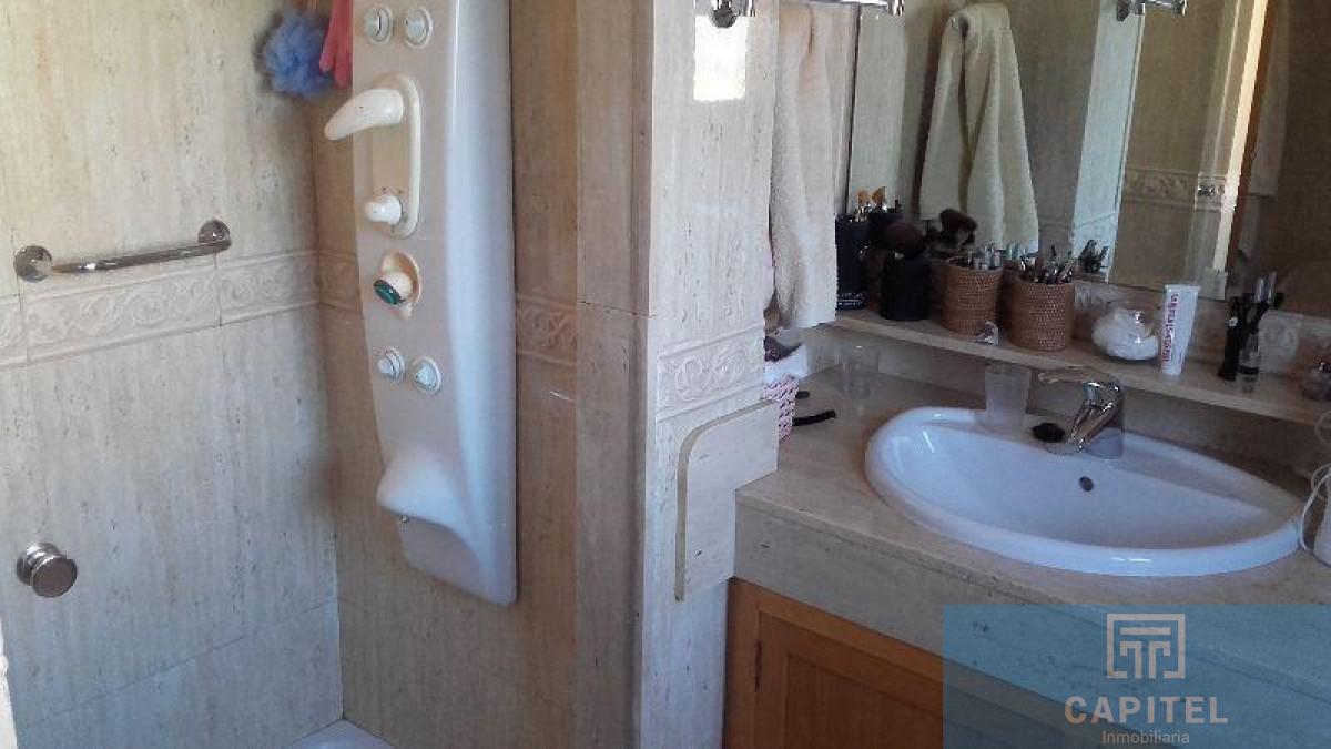 For sale of chalet in Córdoba