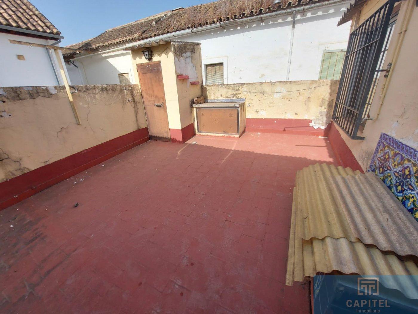 For sale of house in Córdoba