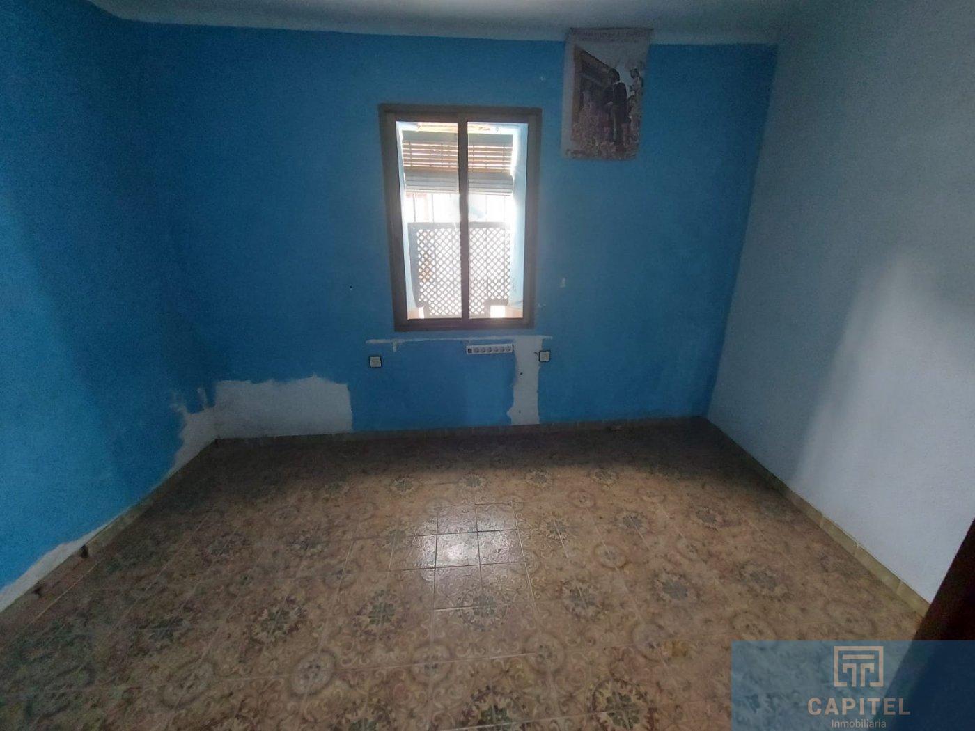 For sale of house in Córdoba