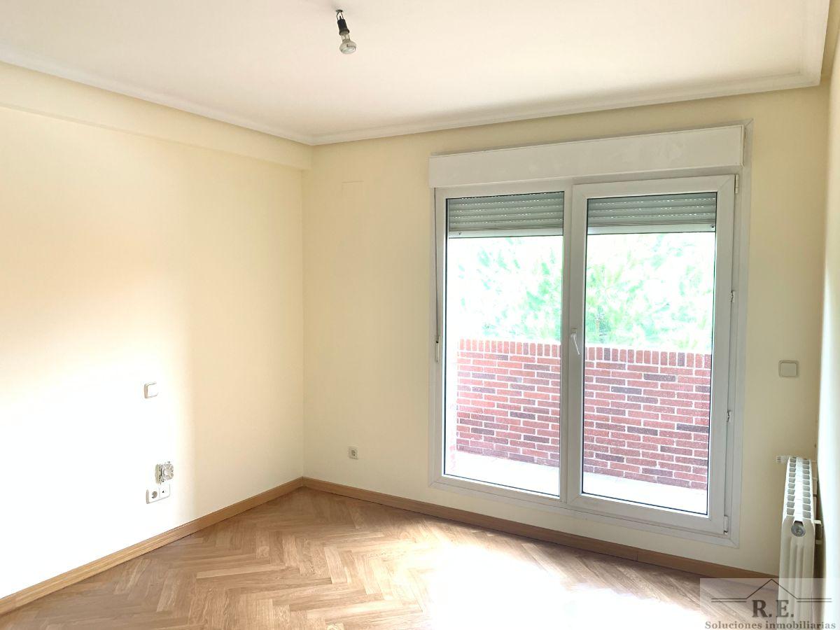 For rent of duplex in Madrid