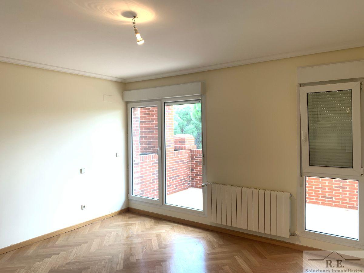 For rent of duplex in Madrid