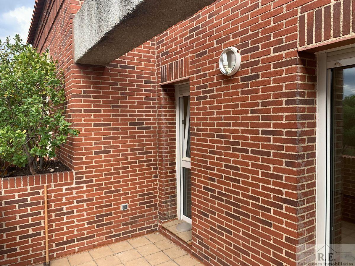 For rent of duplex in Madrid