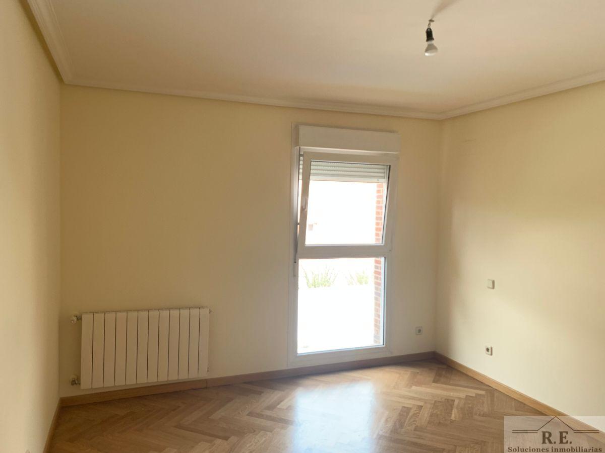 For rent of duplex in Madrid