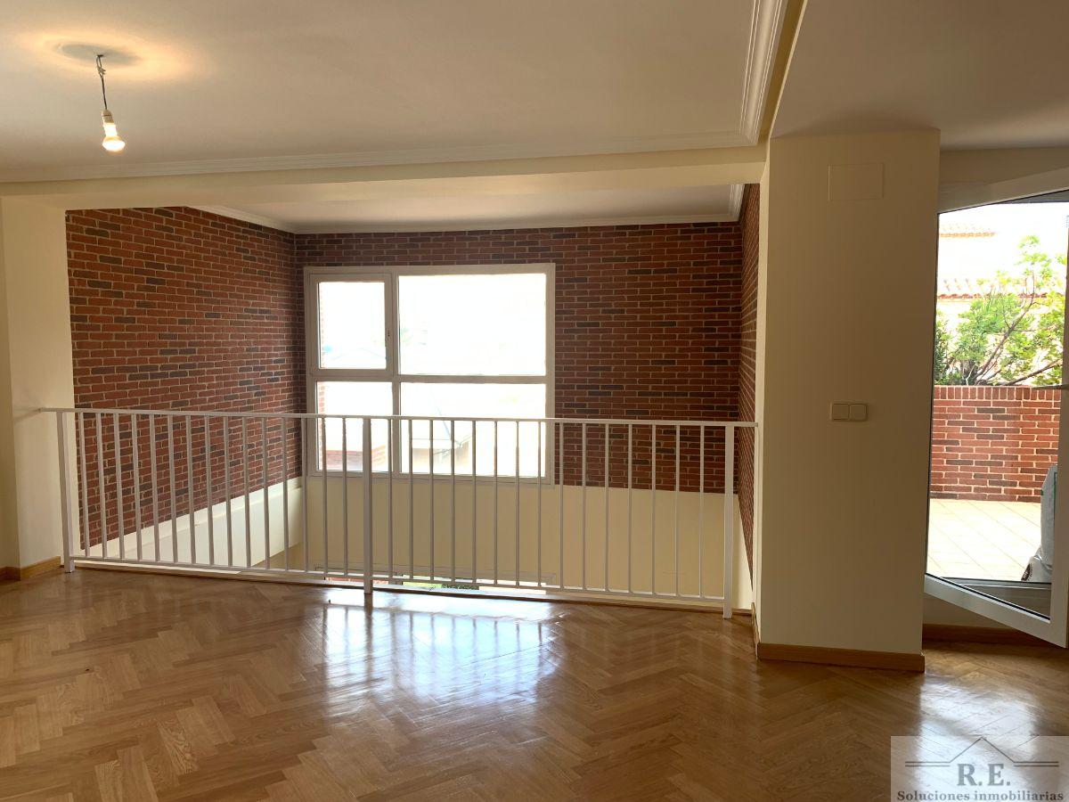 For rent of duplex in Madrid