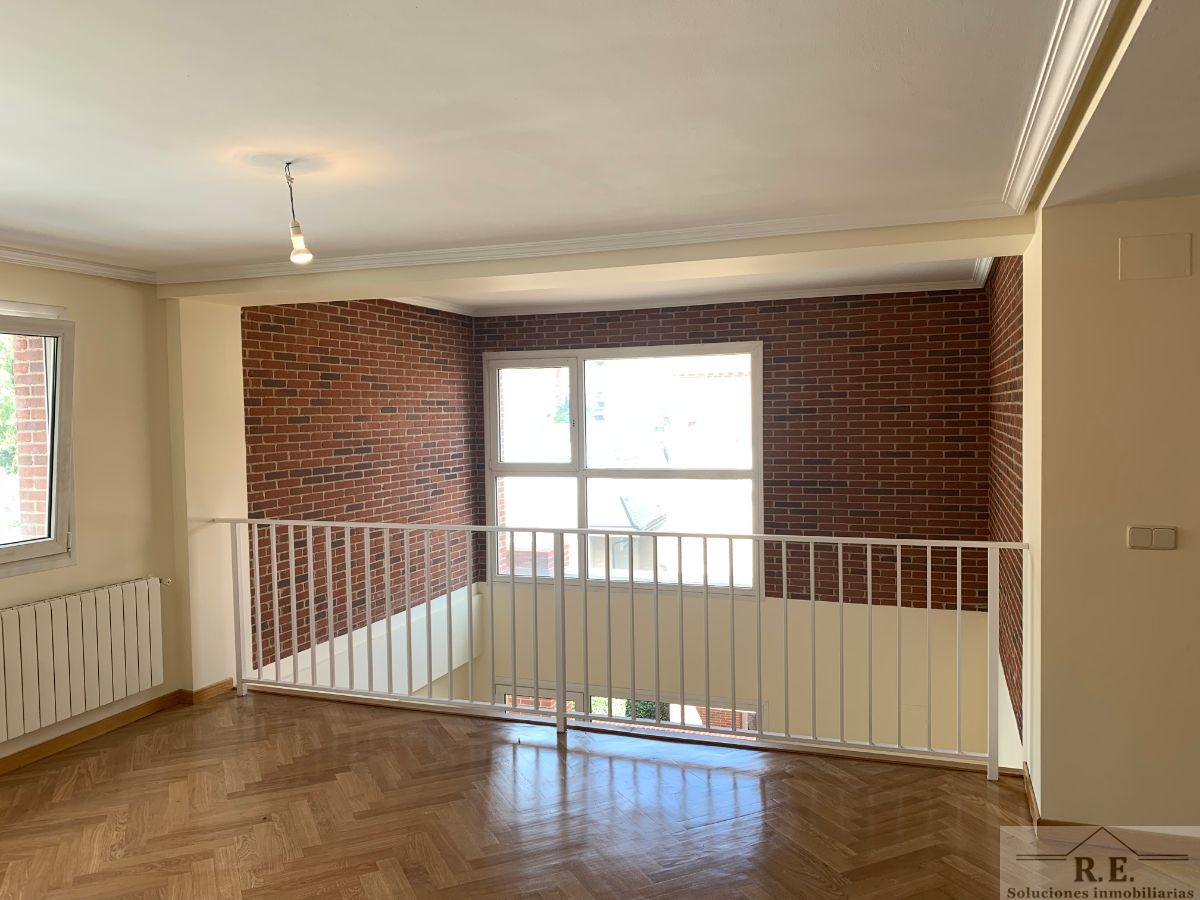 For rent of duplex in Madrid