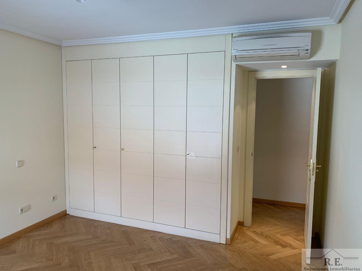 For rent of duplex in Madrid