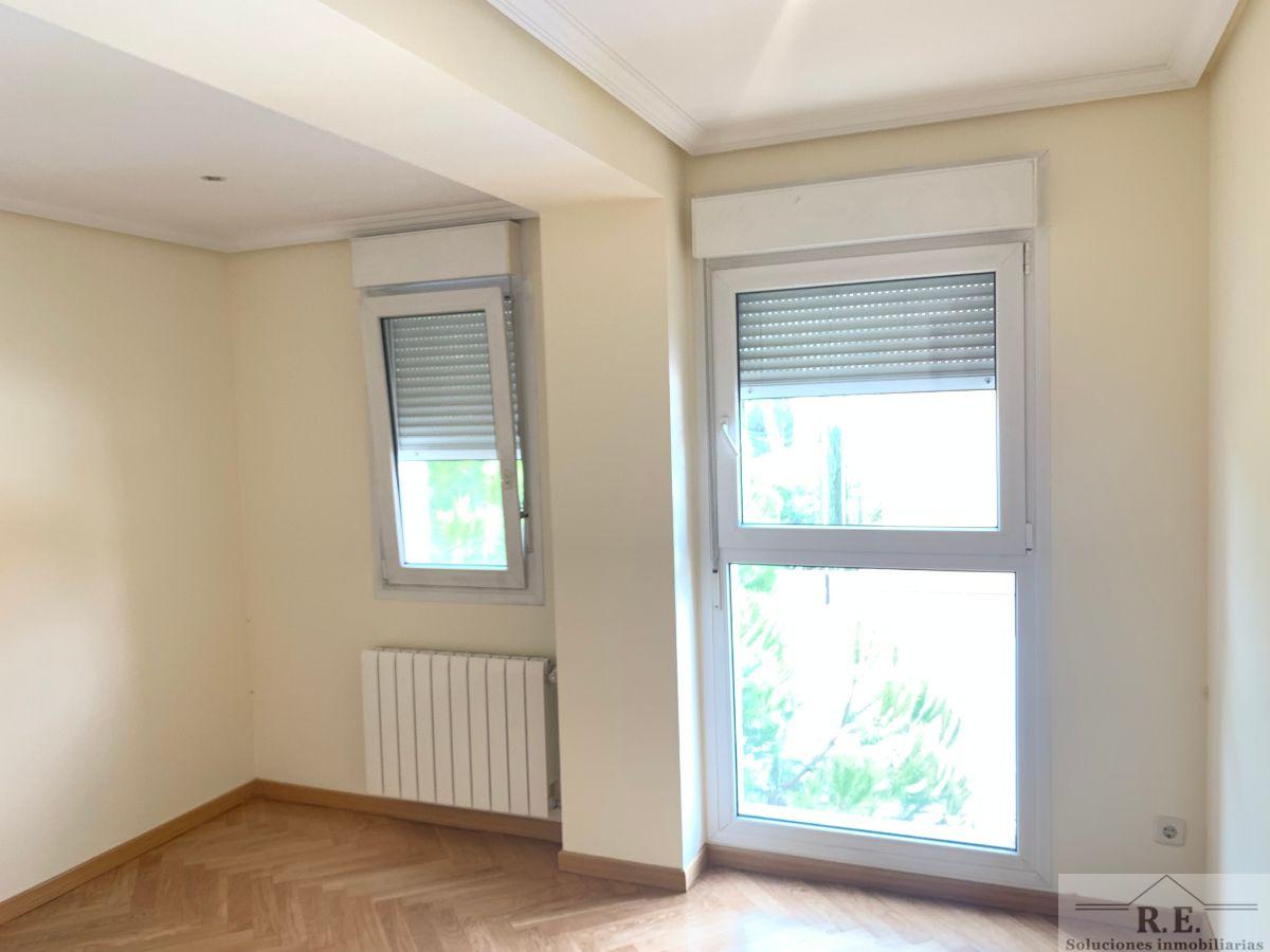 For rent of duplex in Madrid
