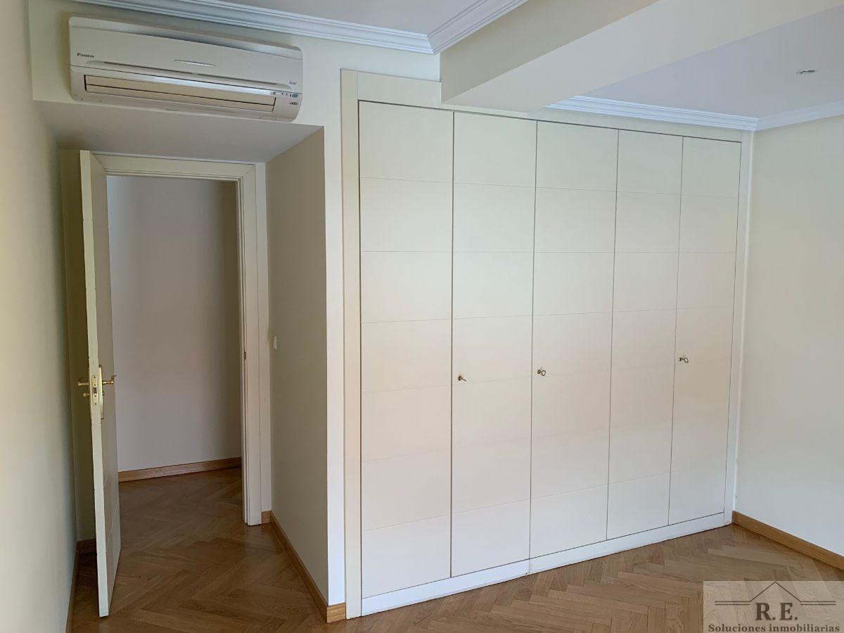 For rent of duplex in Madrid
