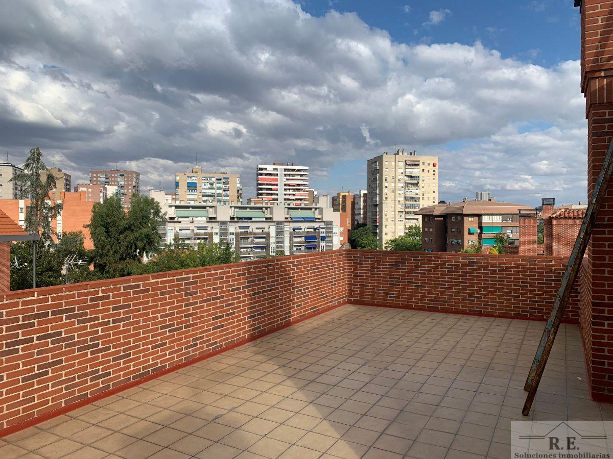 For rent of duplex in Madrid