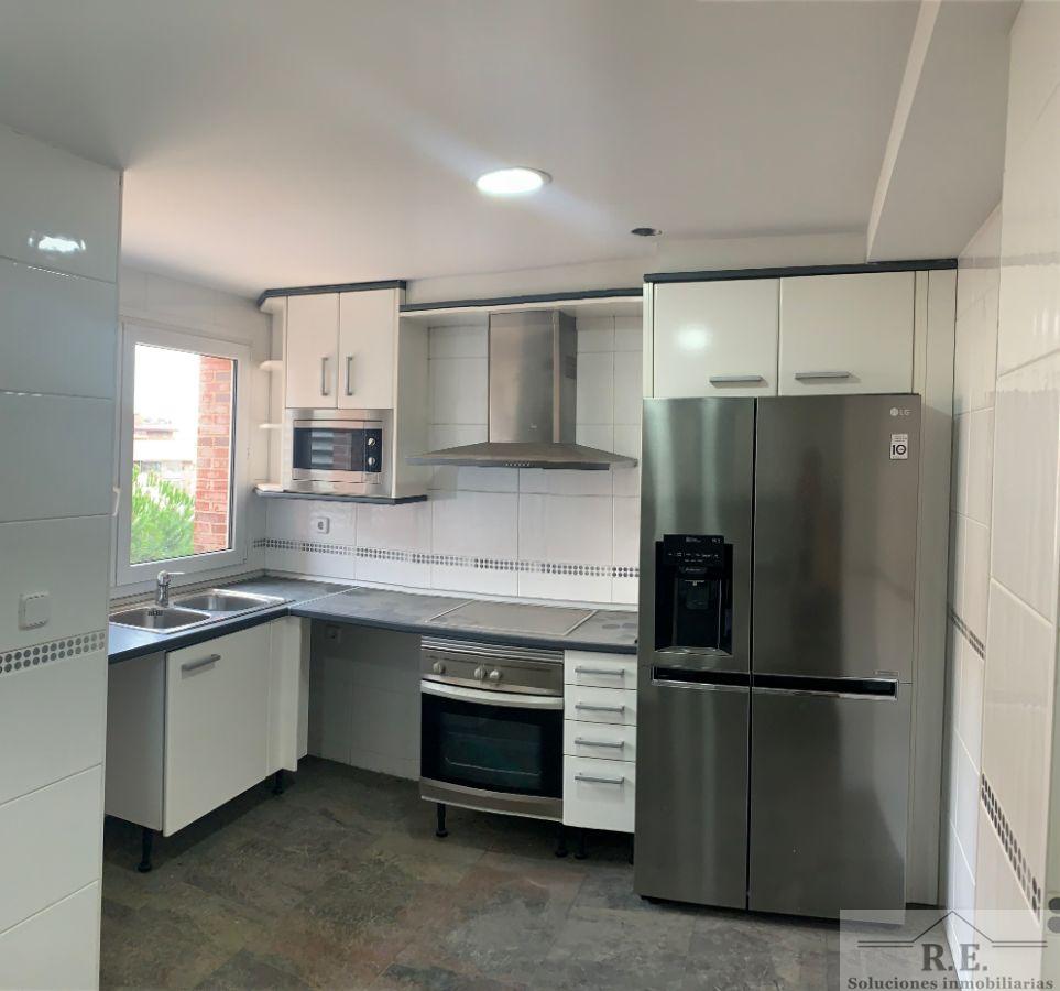 For rent of duplex in Madrid