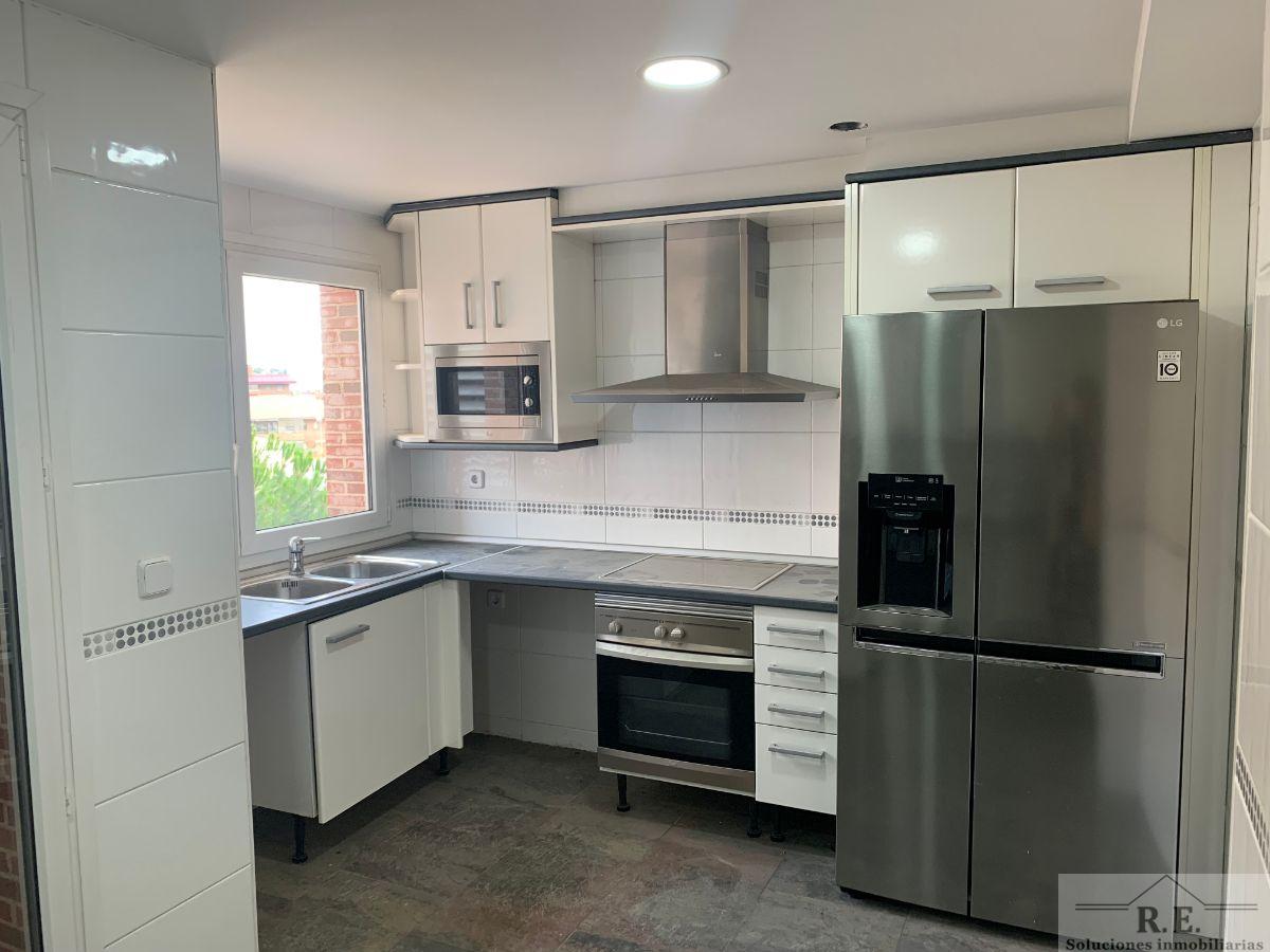 For rent of duplex in Madrid