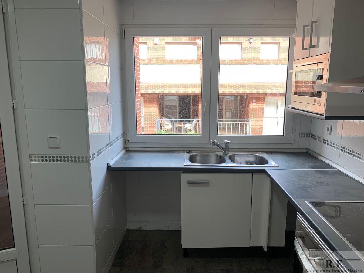 For rent of duplex in Madrid