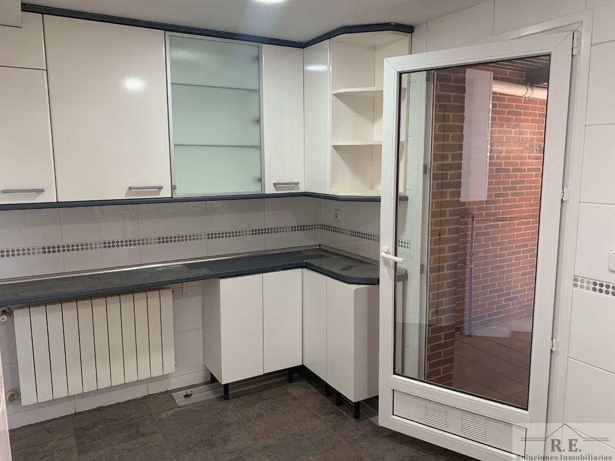 For rent of duplex in Madrid
