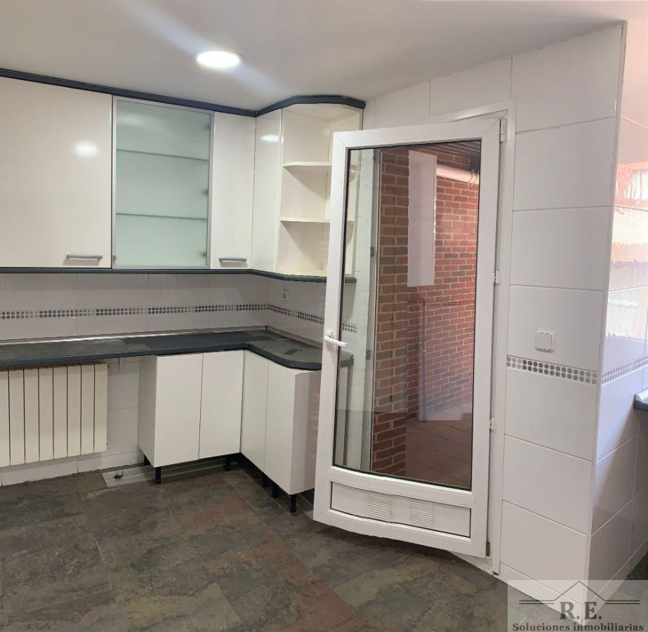 For rent of duplex in Madrid