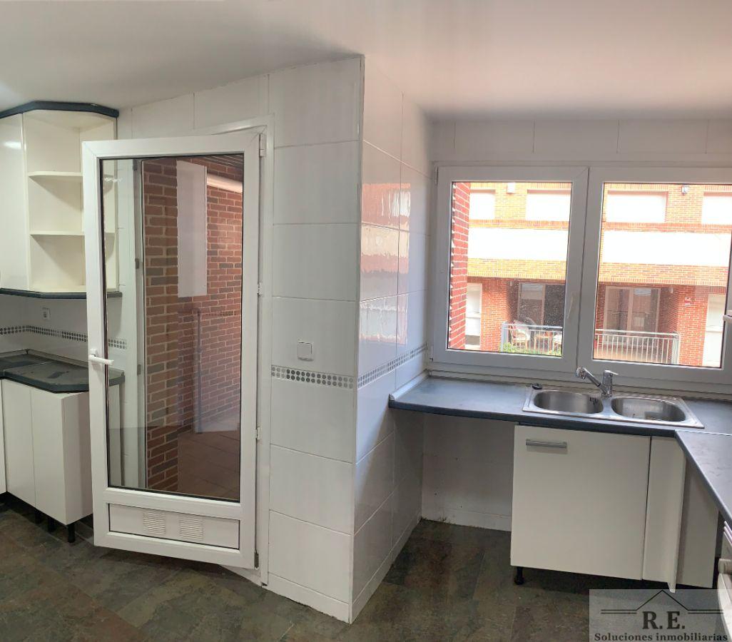 For rent of duplex in Madrid