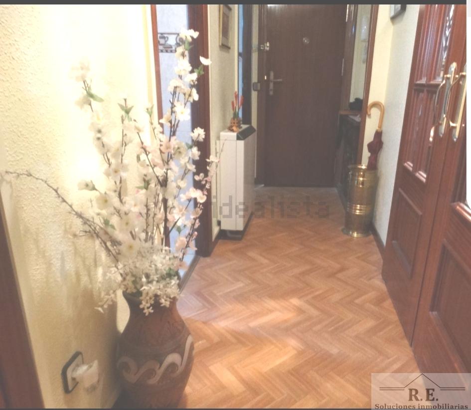 For sale of flat in Madrid