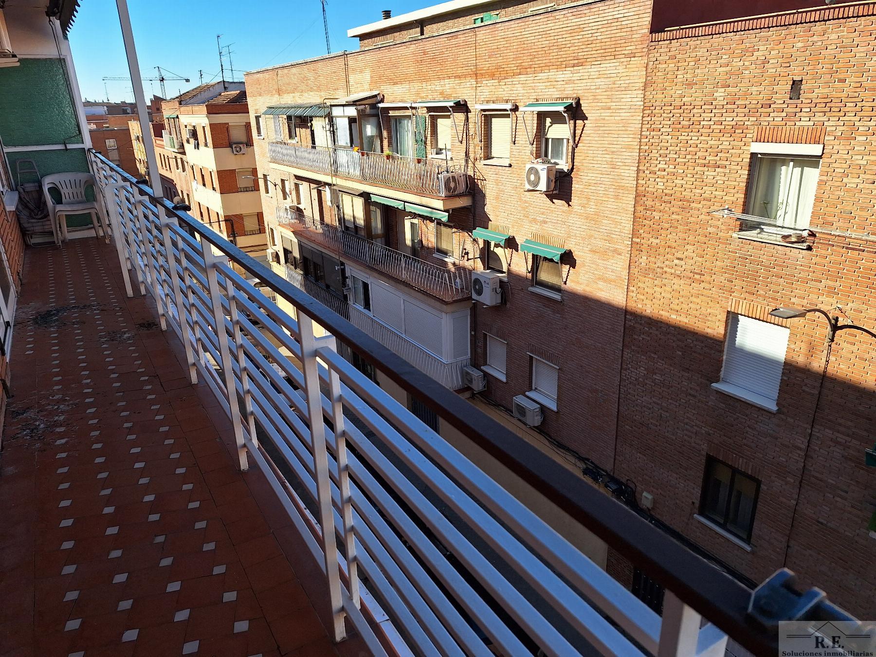For sale of flat in Madrid