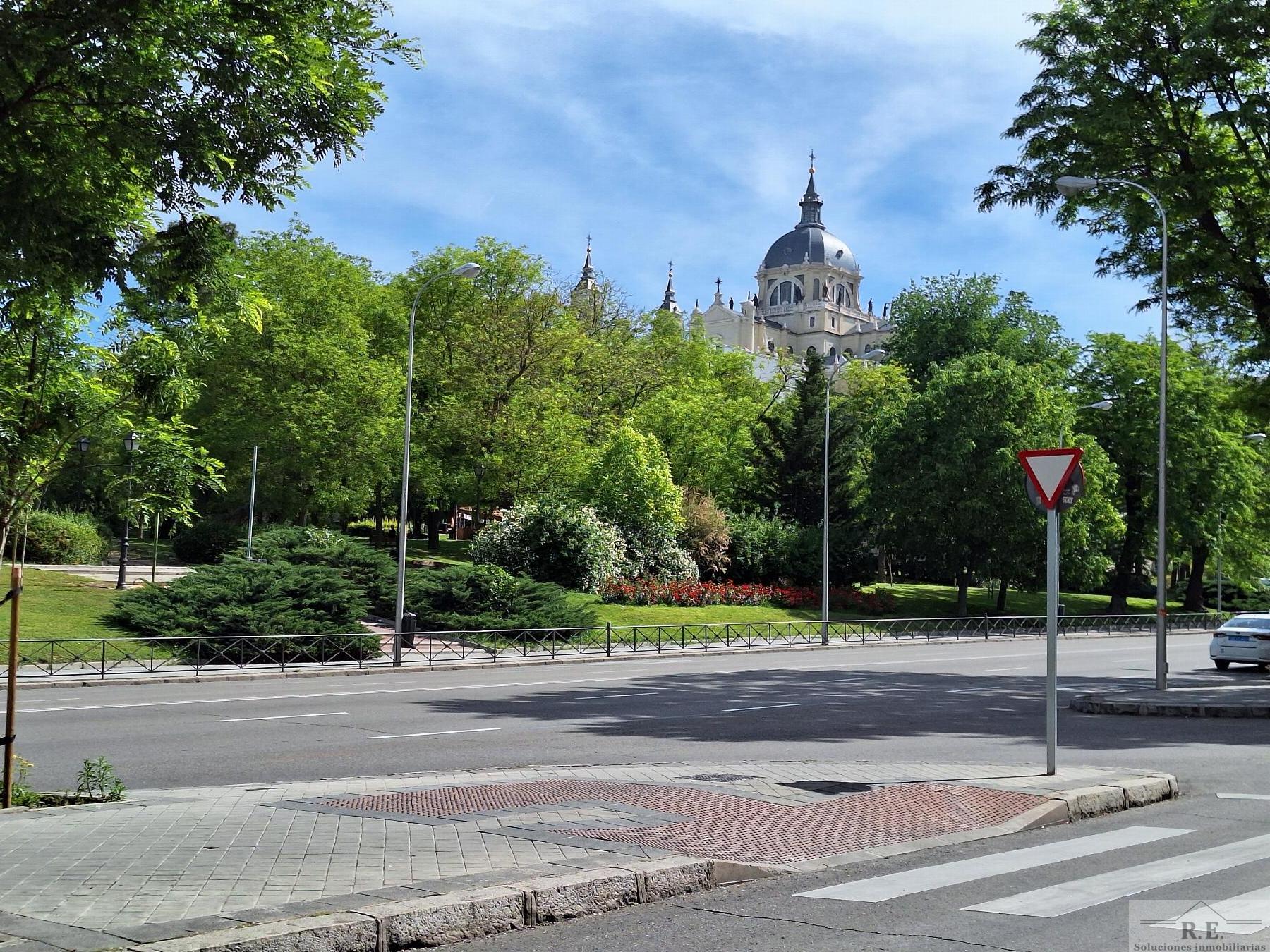 For rent of apartment in Madrid
