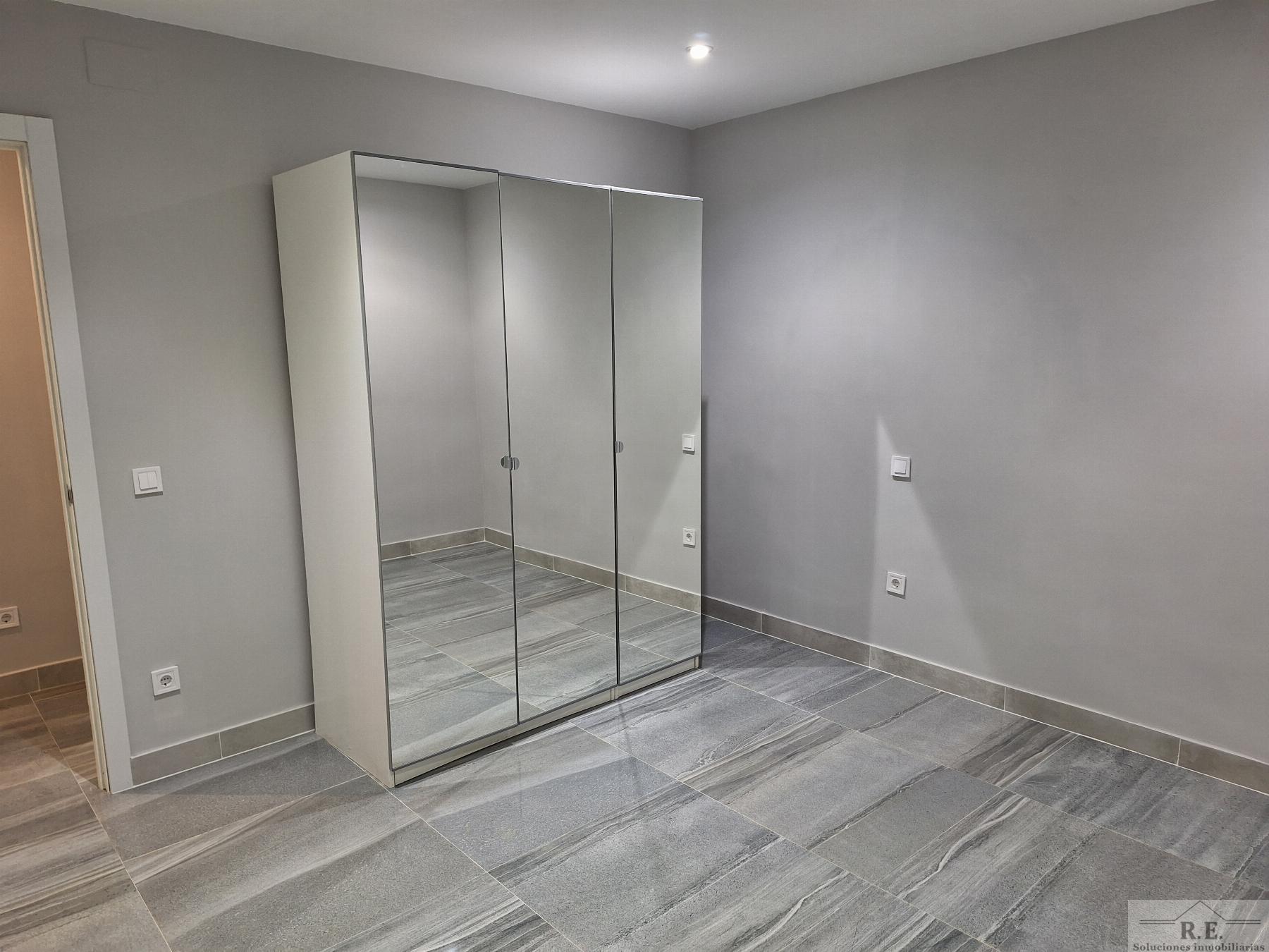 For sale of flat in Madrid