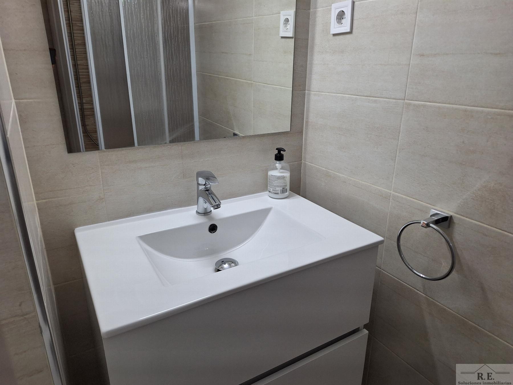 For sale of flat in Madrid