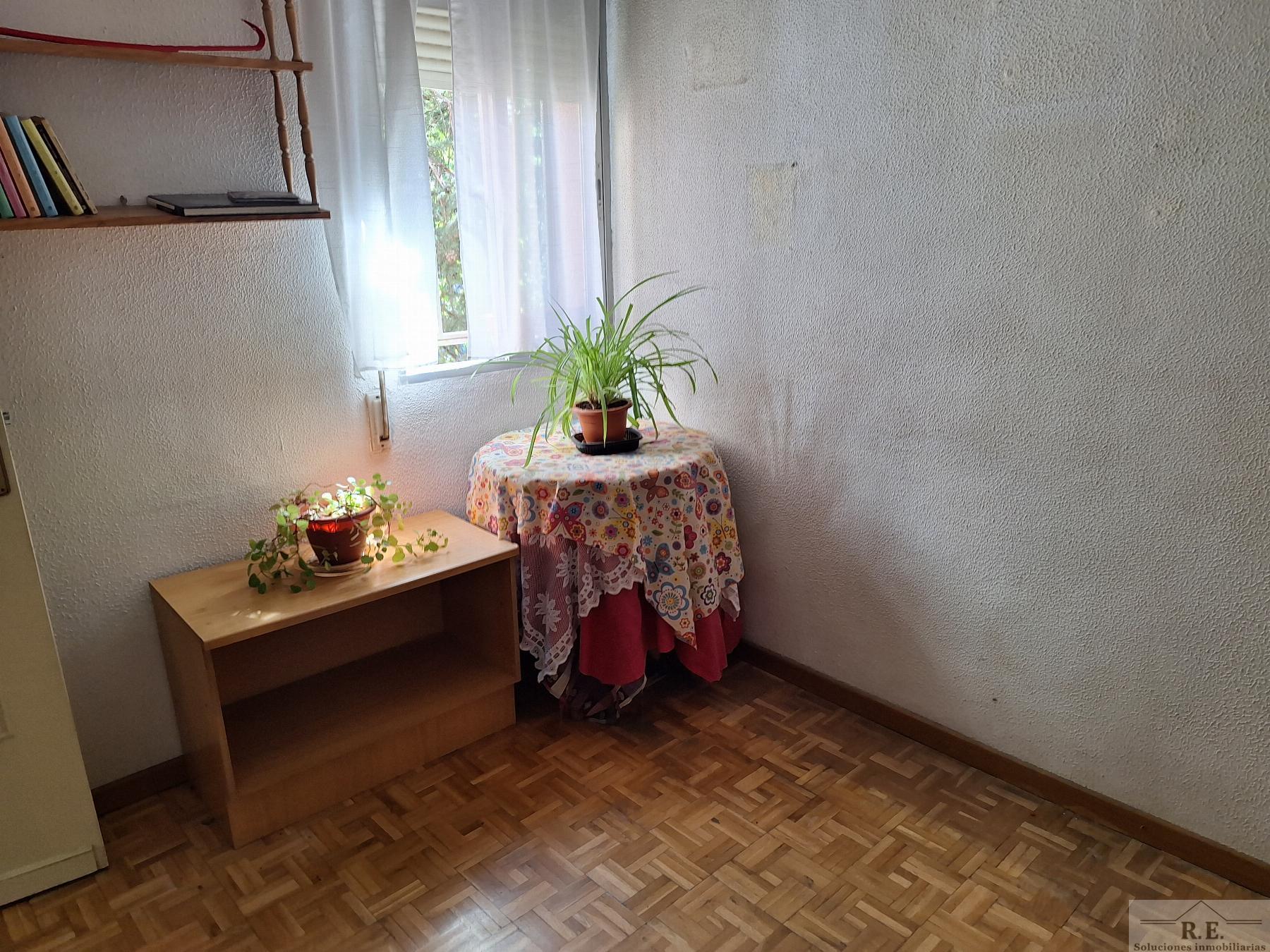 For sale of flat in Madrid