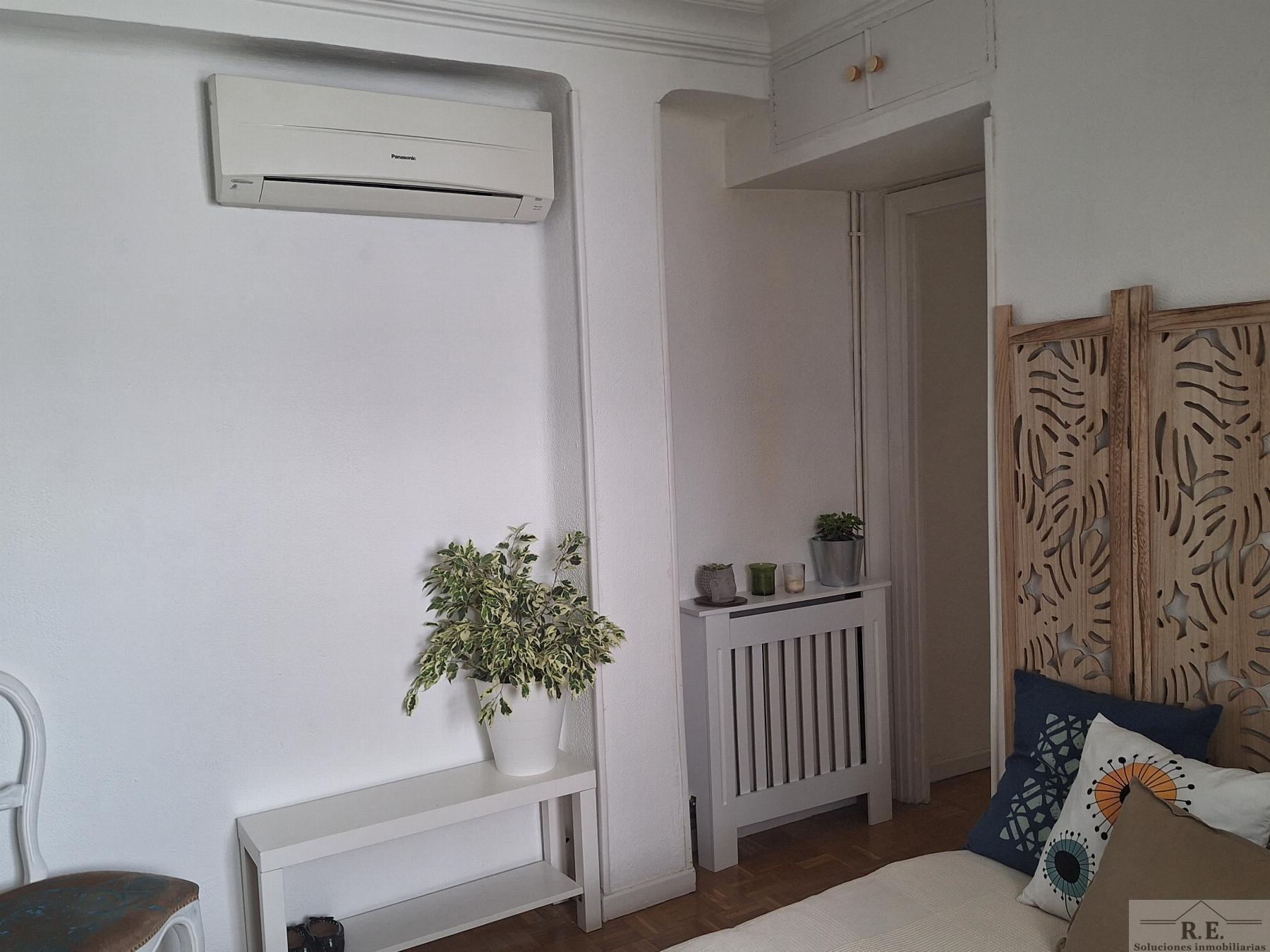 For sale of flat in Madrid