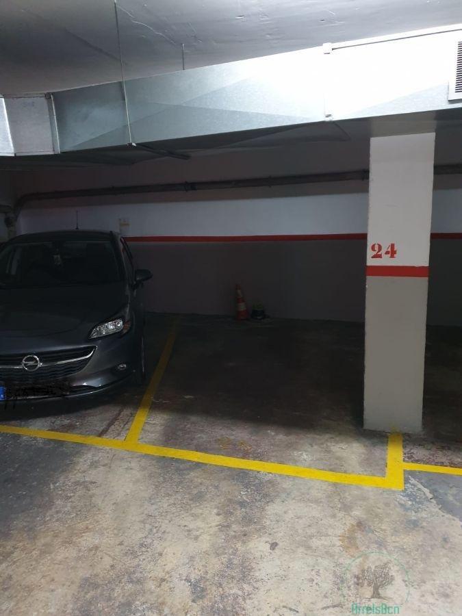 For sale of garage in Barcelona