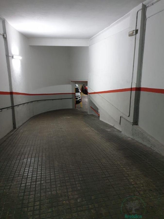 For sale of garage in Barcelona