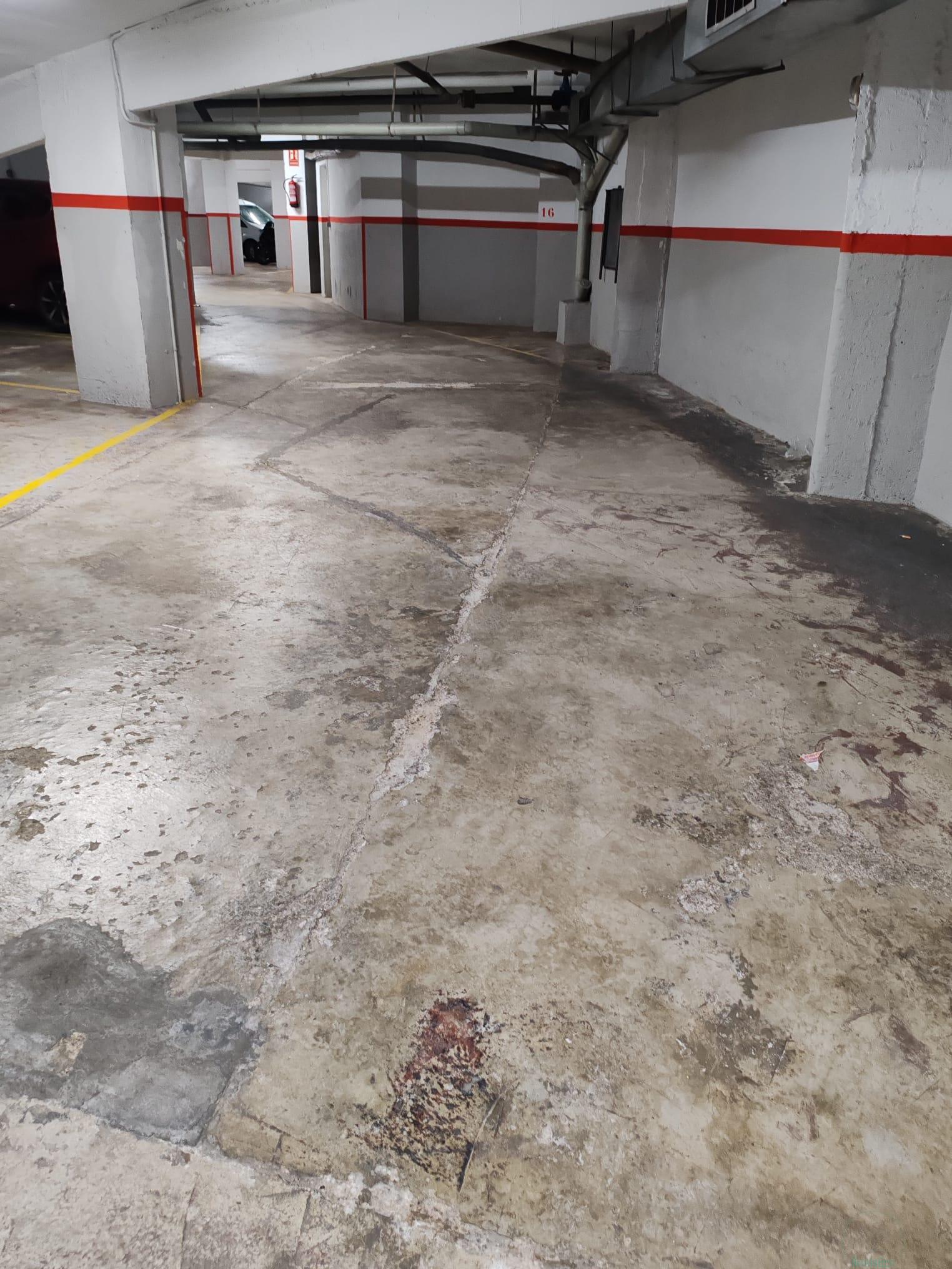 For sale of garage in Barcelona