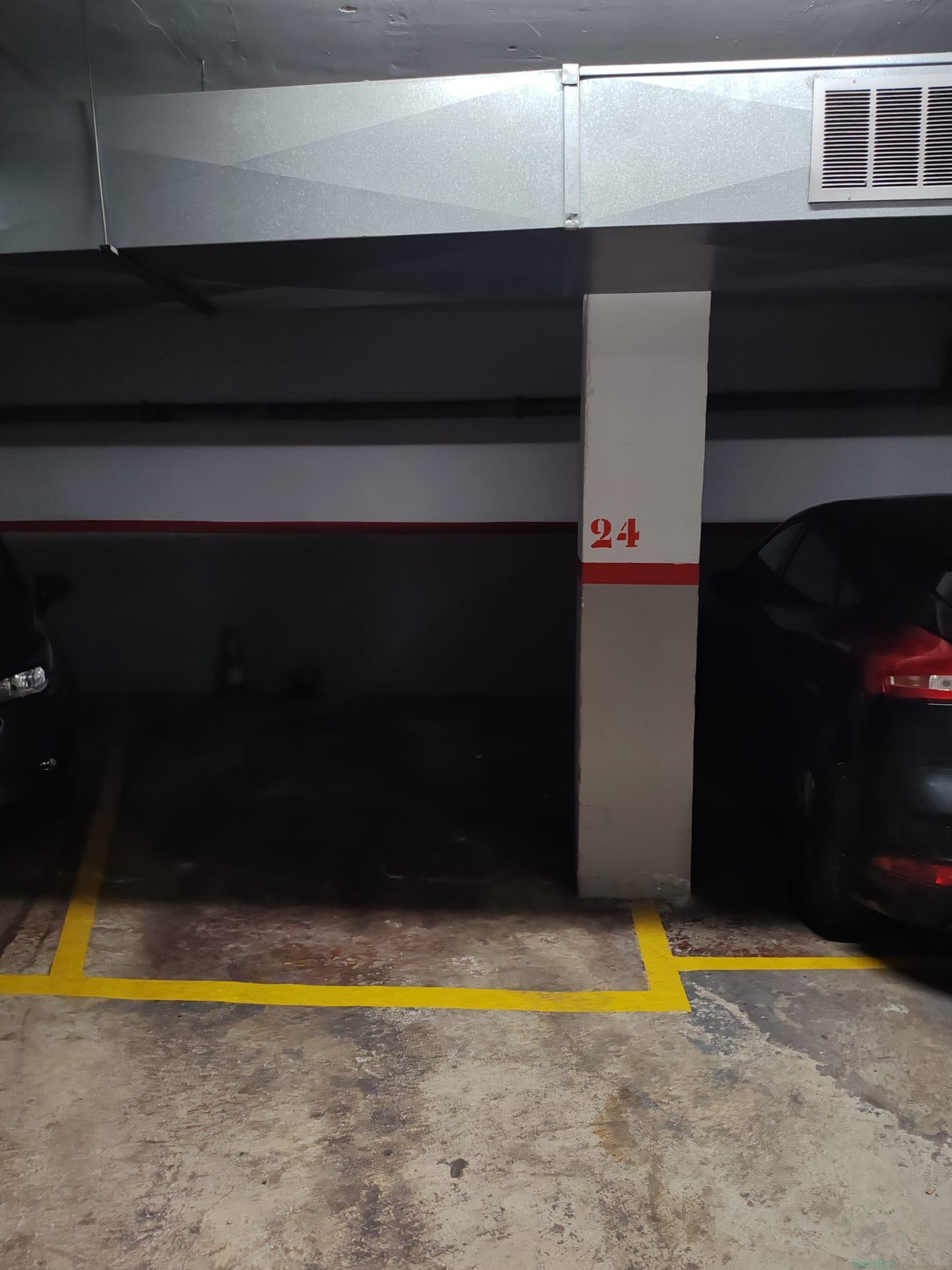 For sale of garage in Barcelona