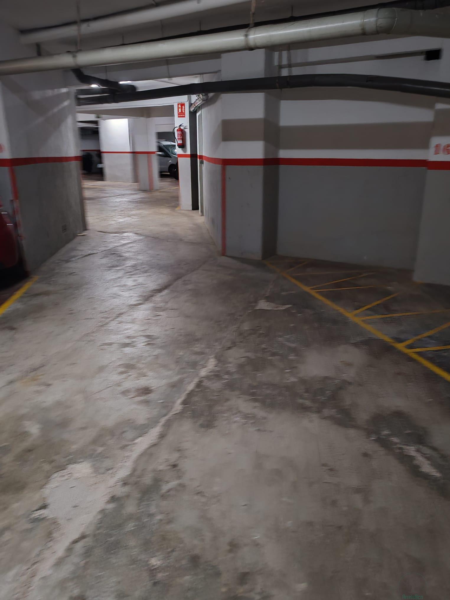 For sale of garage in Barcelona