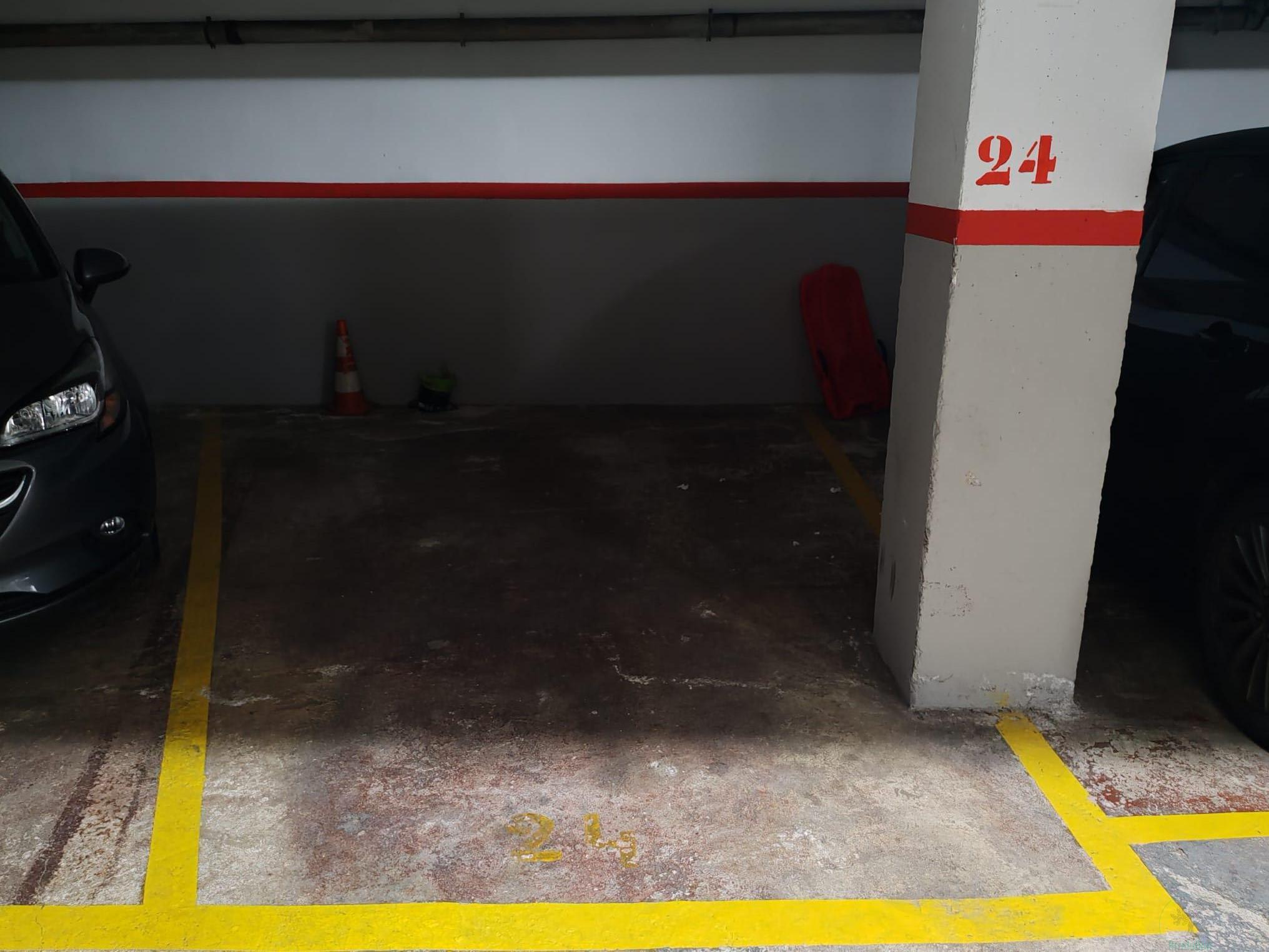 For sale of garage in Barcelona