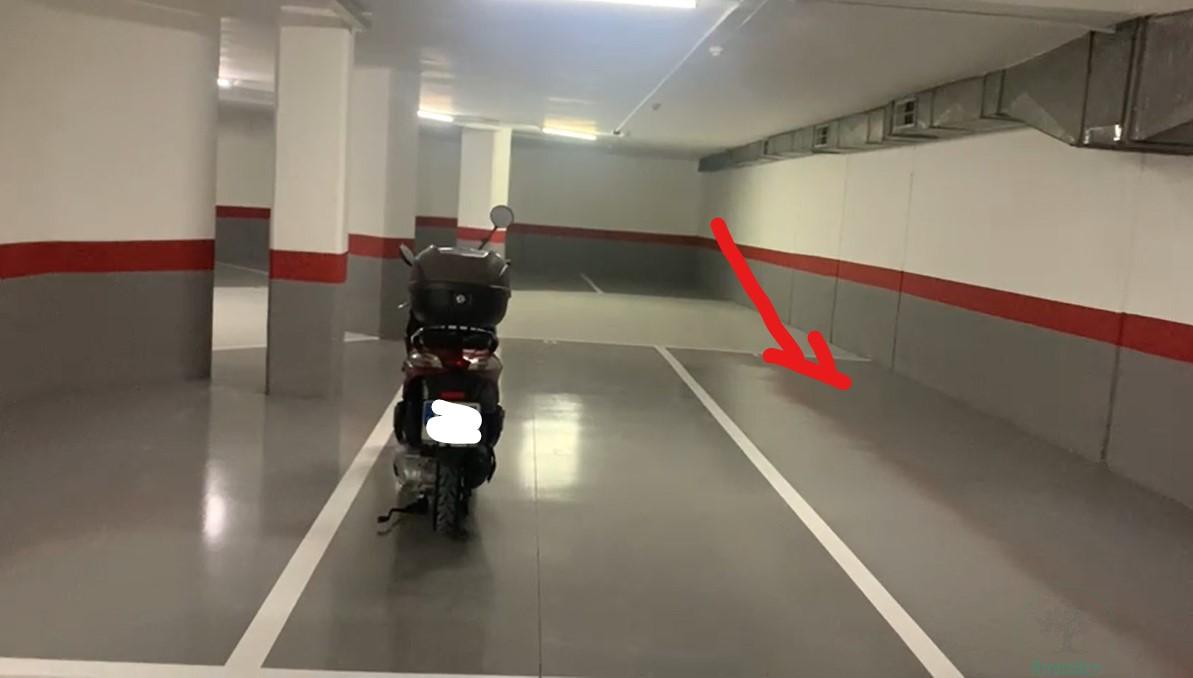 For sale of garage in Barcelona