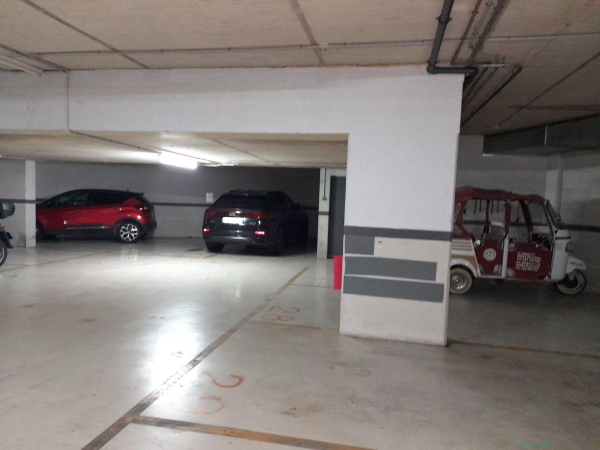 For rent of garage in Barcelona