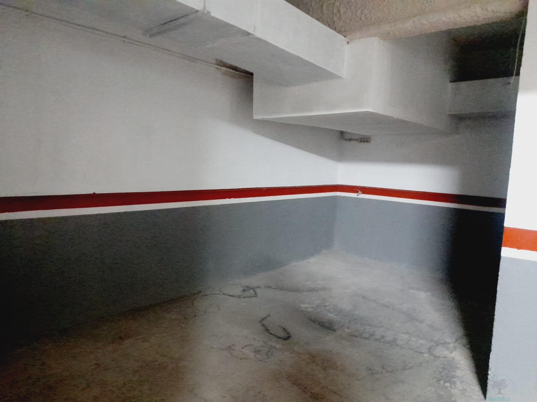 For sale of garage in Gavà