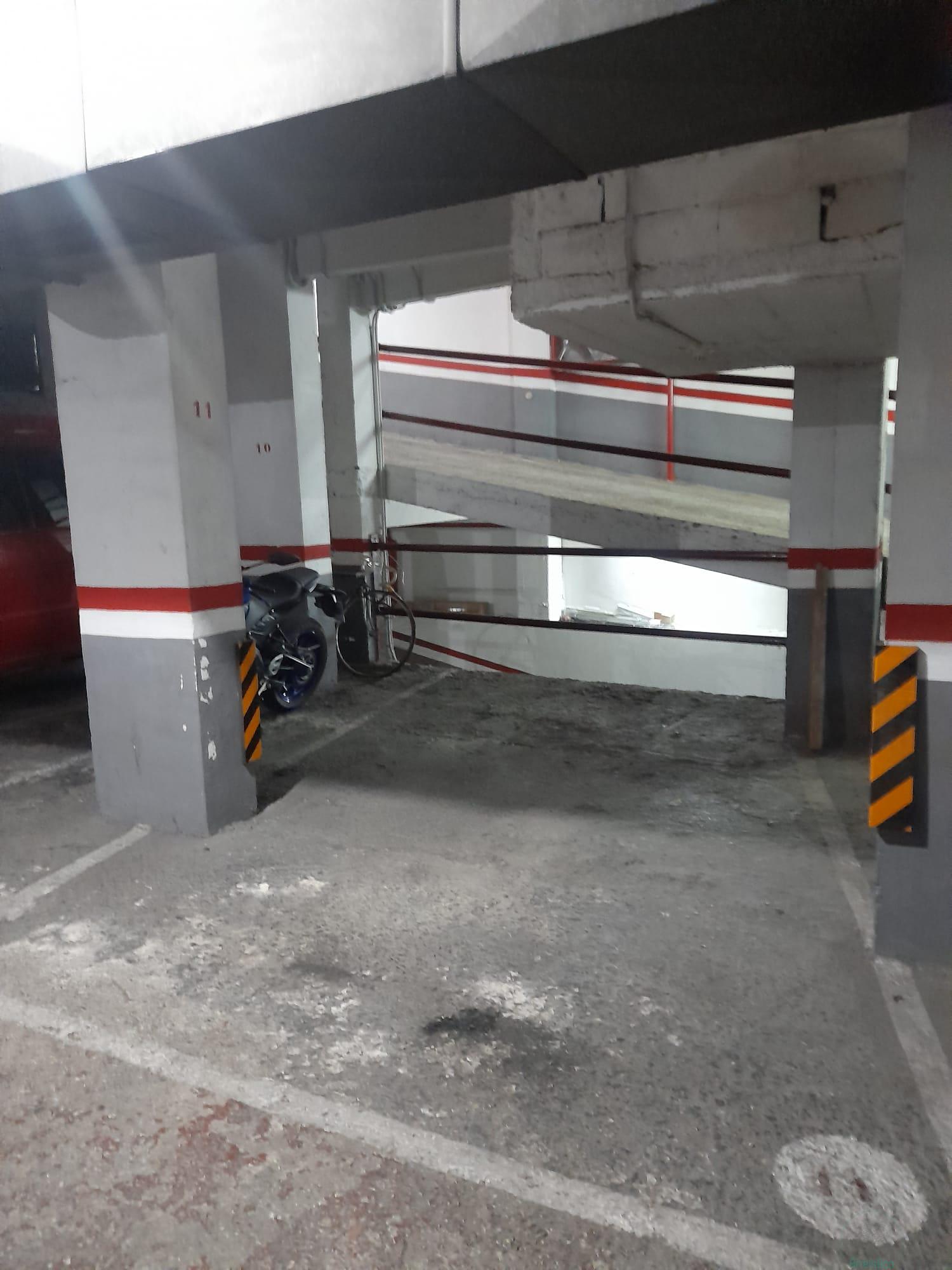 For rent of garage in Badalona