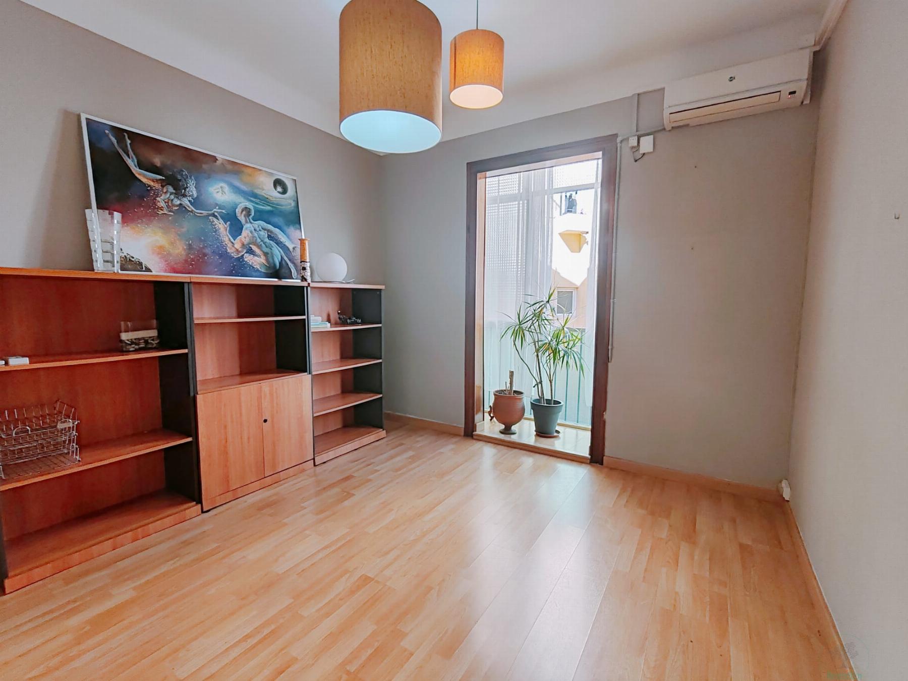 For sale of flat in Barcelona