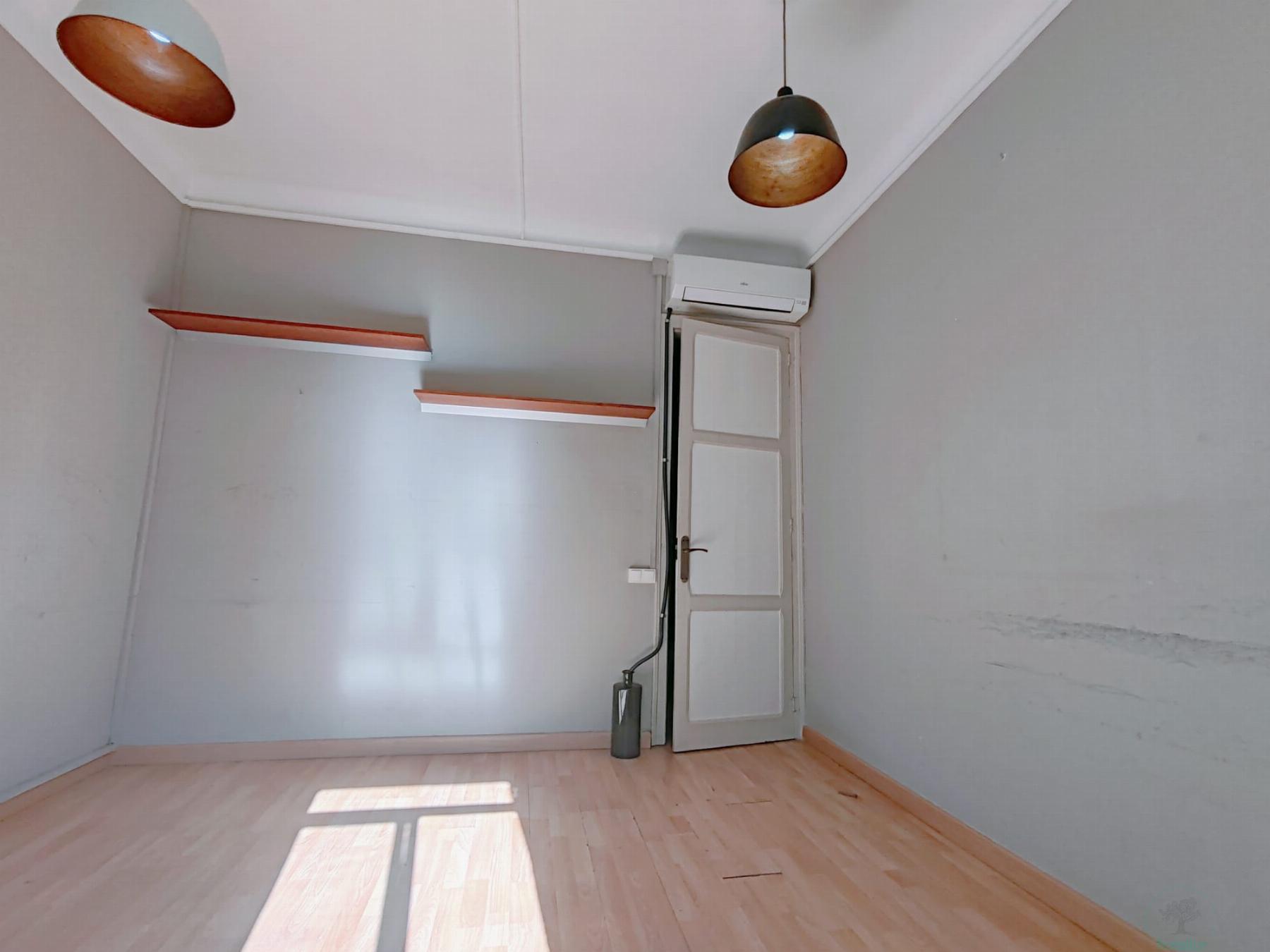 For sale of flat in Barcelona