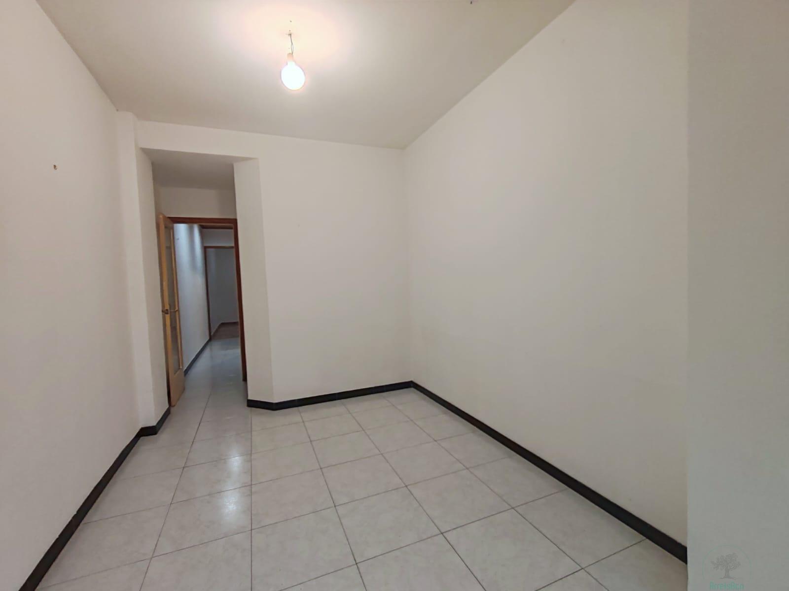 For sale of flat in Badalona