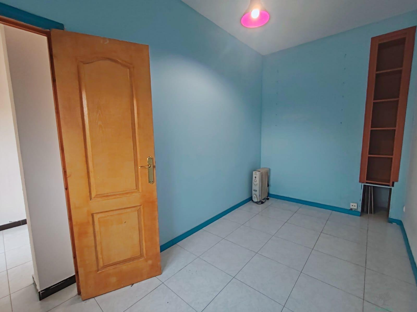 For sale of flat in Badalona
